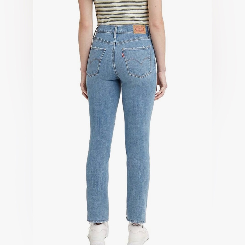 Levi’s Women's 724 High Rise Straight Jeans - Picture 7 of 7